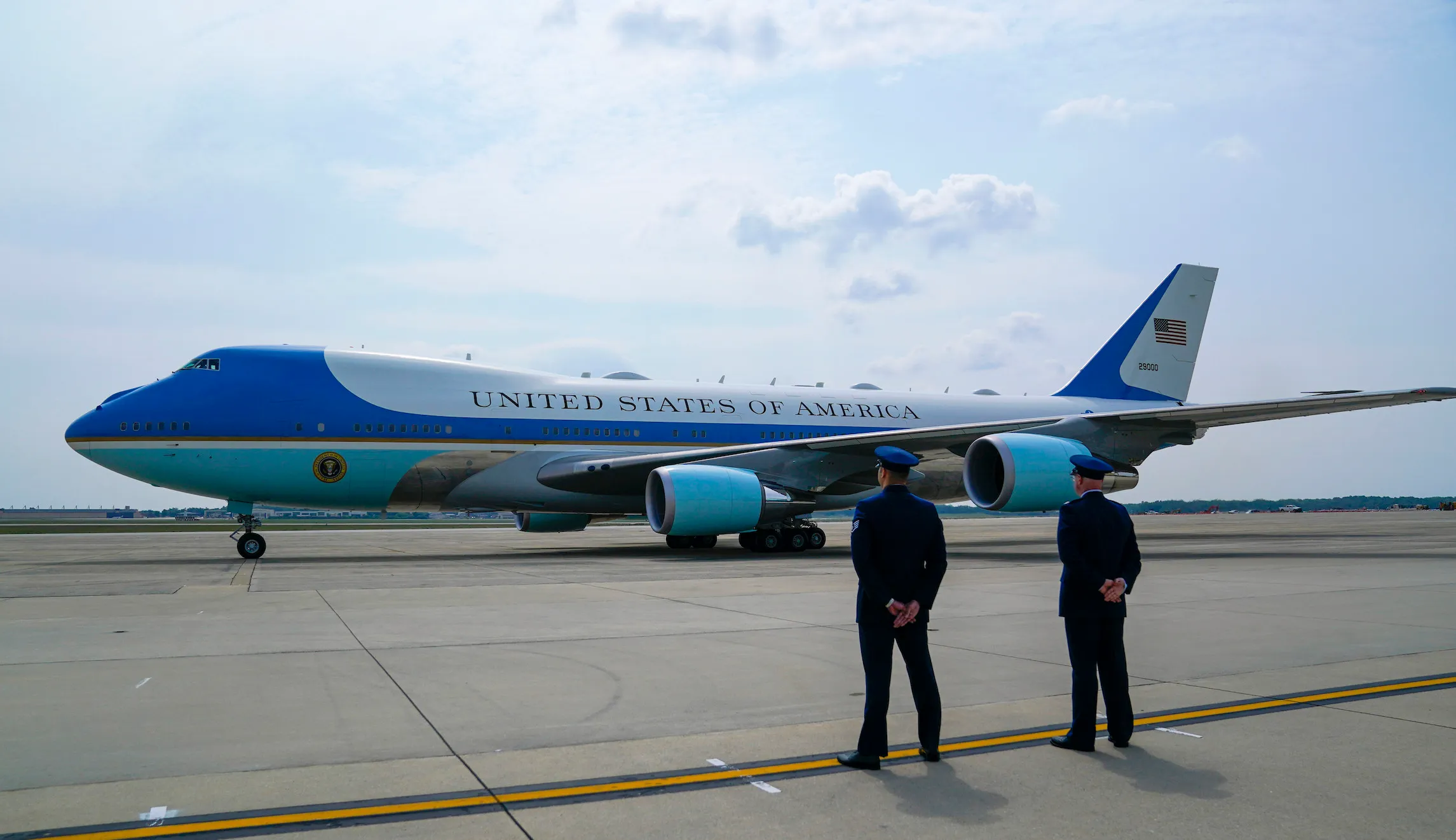 Reporters press White House about declaring climate emergency