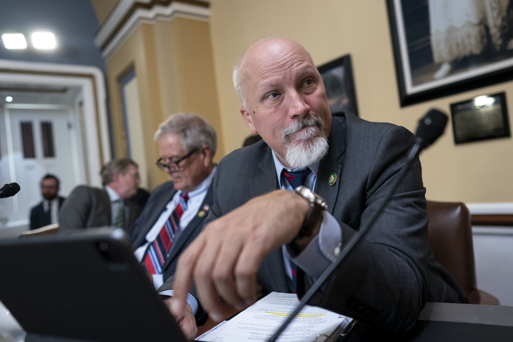 Chip Roy praises DeSantis as fighter as he announces ‘No Excuses’ plan for illegal immigrants