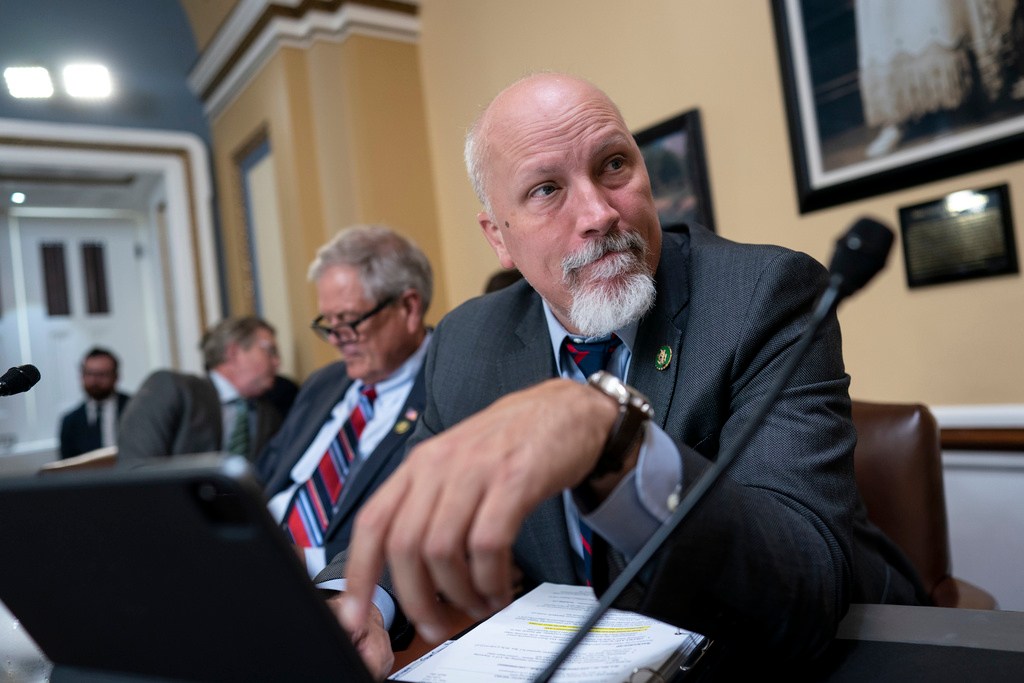 Chip Roy praises DeSantis as fighter as he announces ‘No Excuses’ plan for illegal immigrants