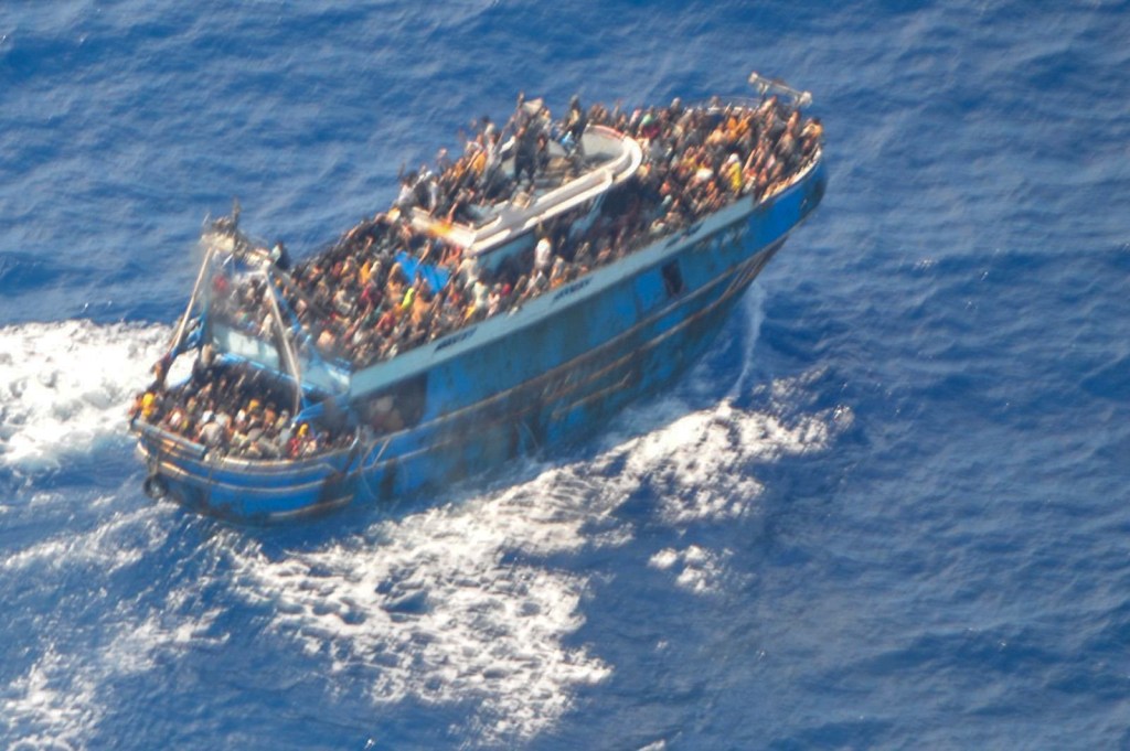 Greece boat crisis: 79 dead and hundreds missing
