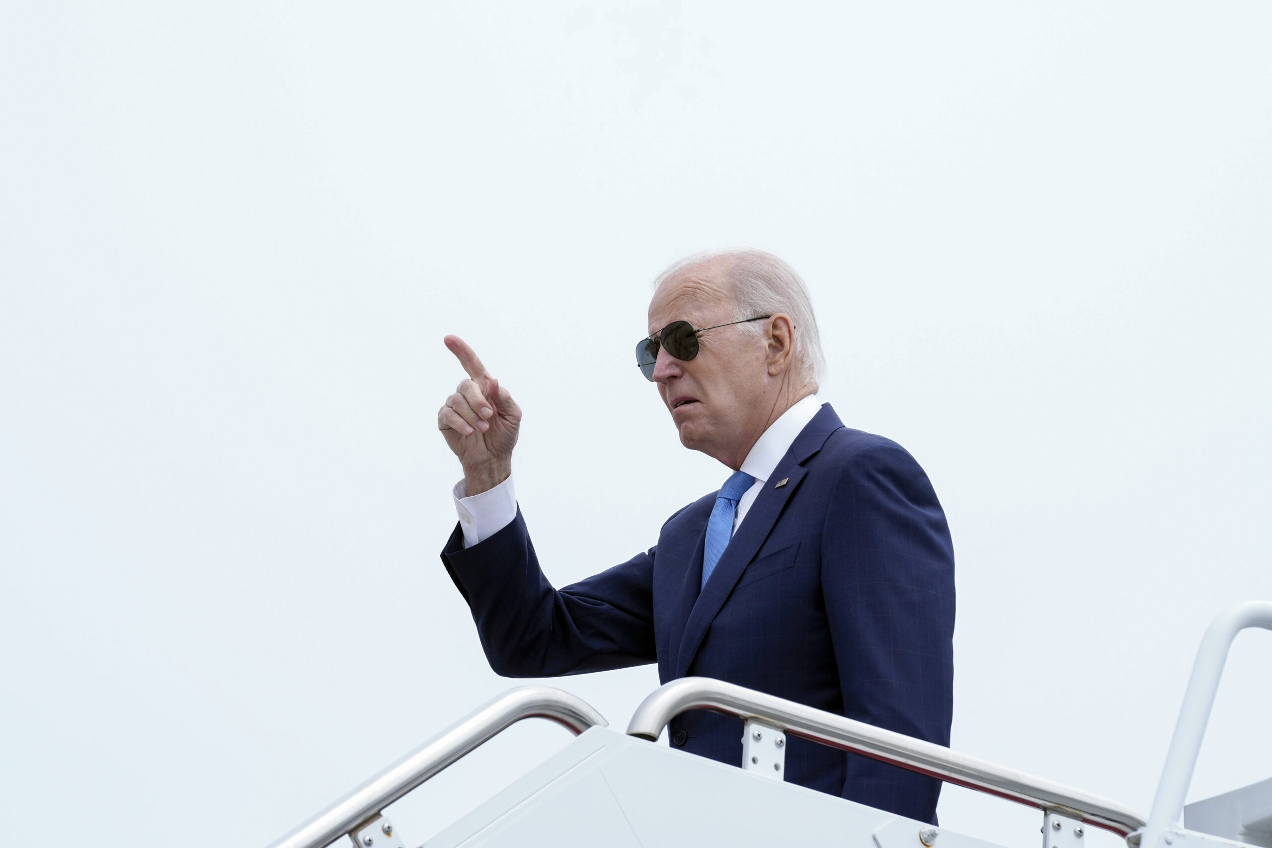 Biden to survey collapsed Philadelphia highway on Saturday