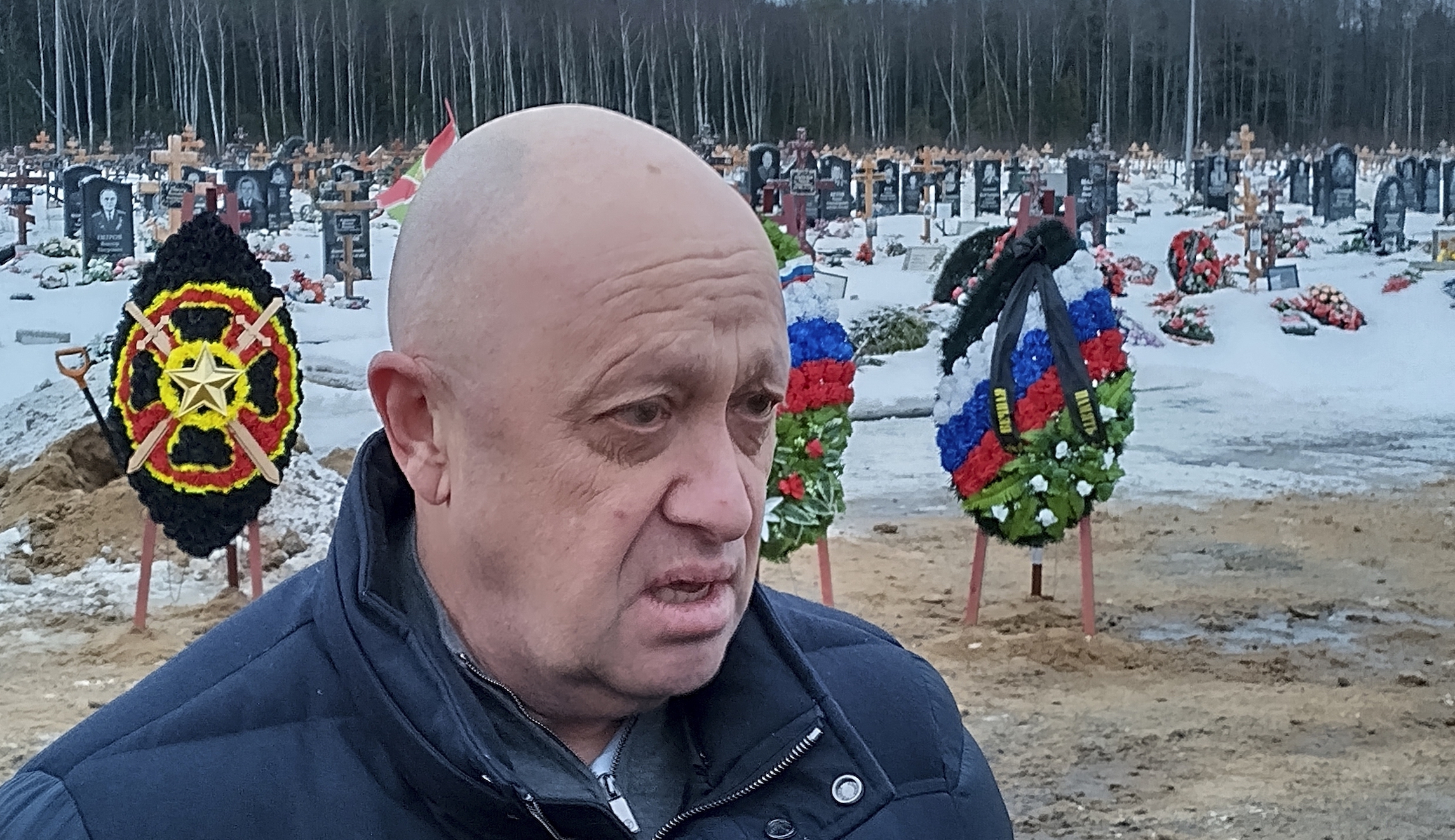Russian general, gun in hand, urges Wagner Group to stand down: ‘Stop the columns’