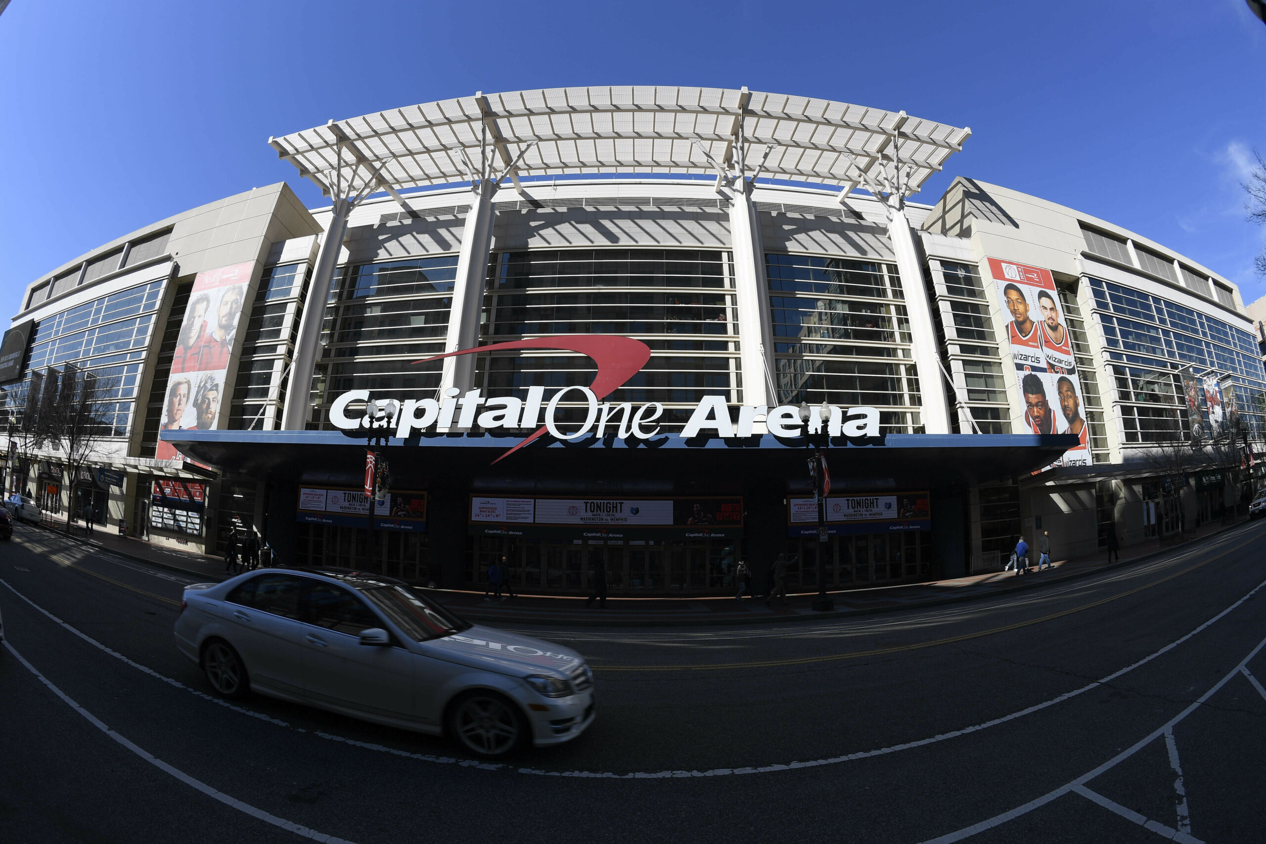 Economists call arena relocation threats ‘extortion’