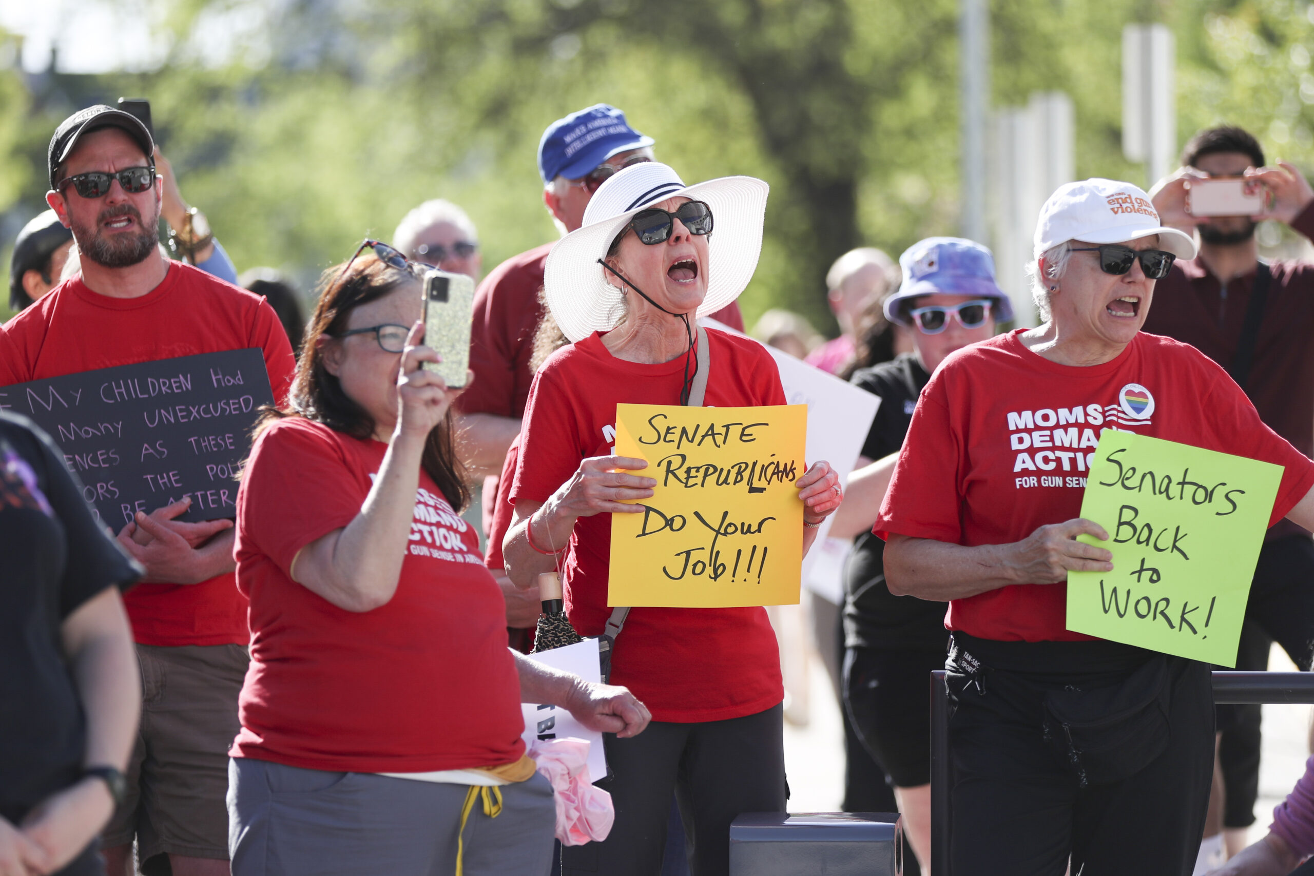Oregon Republicans file for reelection despite possible disqualification