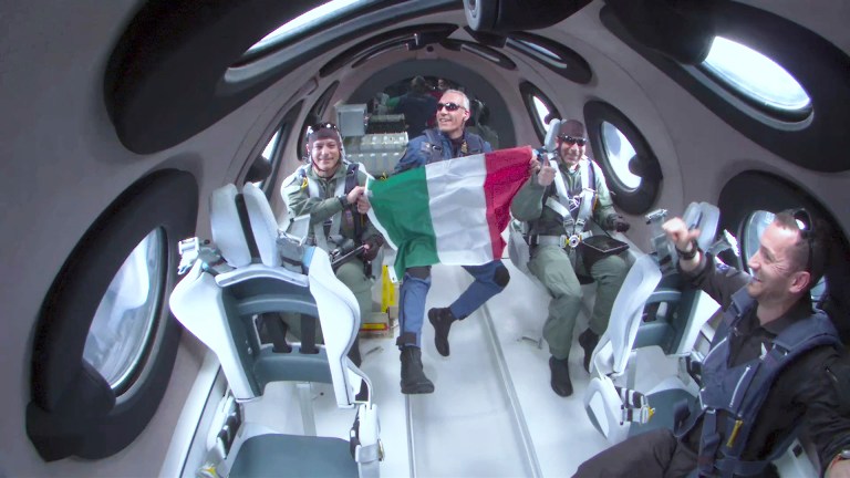 Virgin Galactic successfully completes inaugural commercial spaceflight