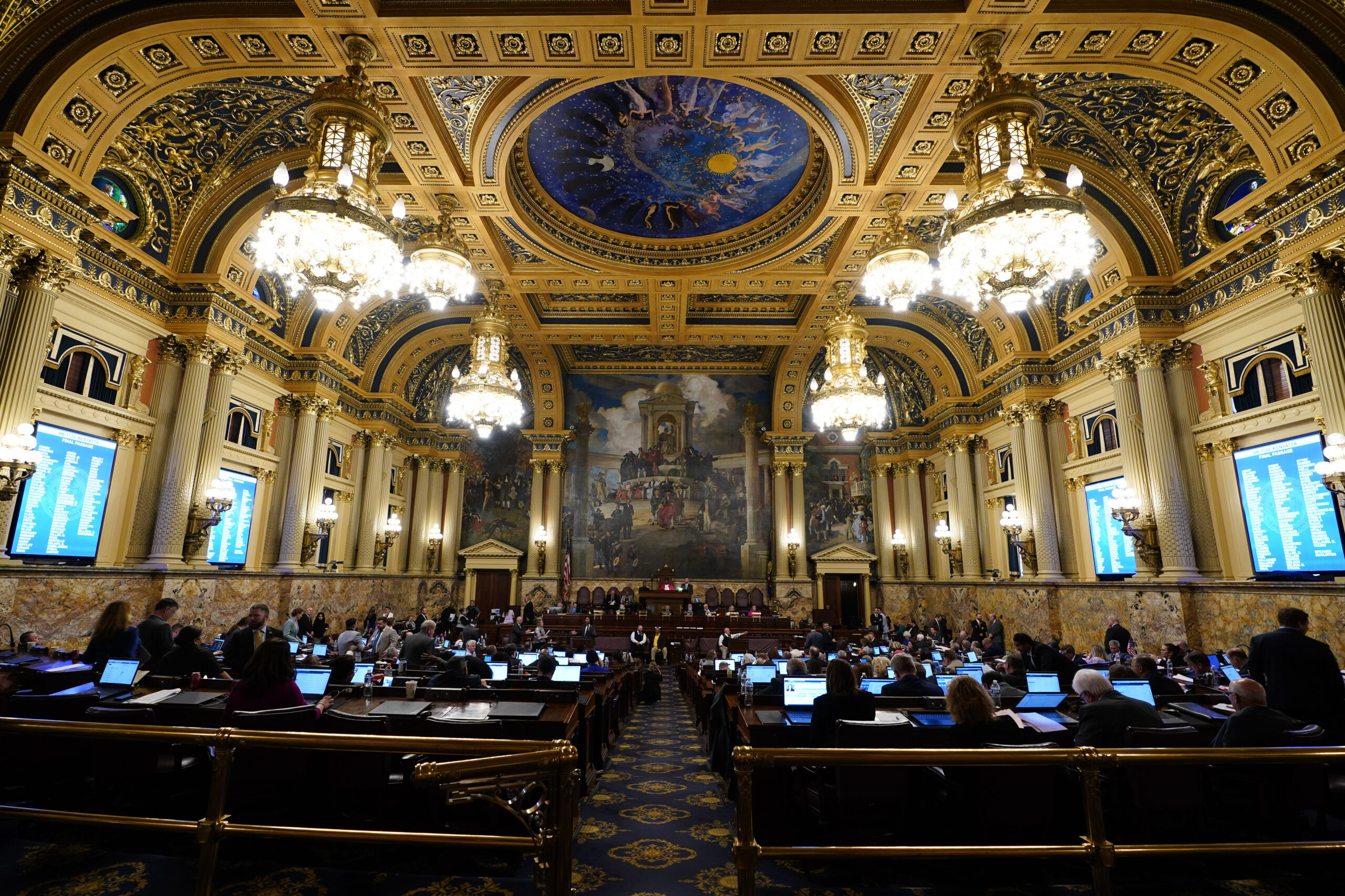 Republicans lose ground as Democrats win seats in pivotal statehouses
