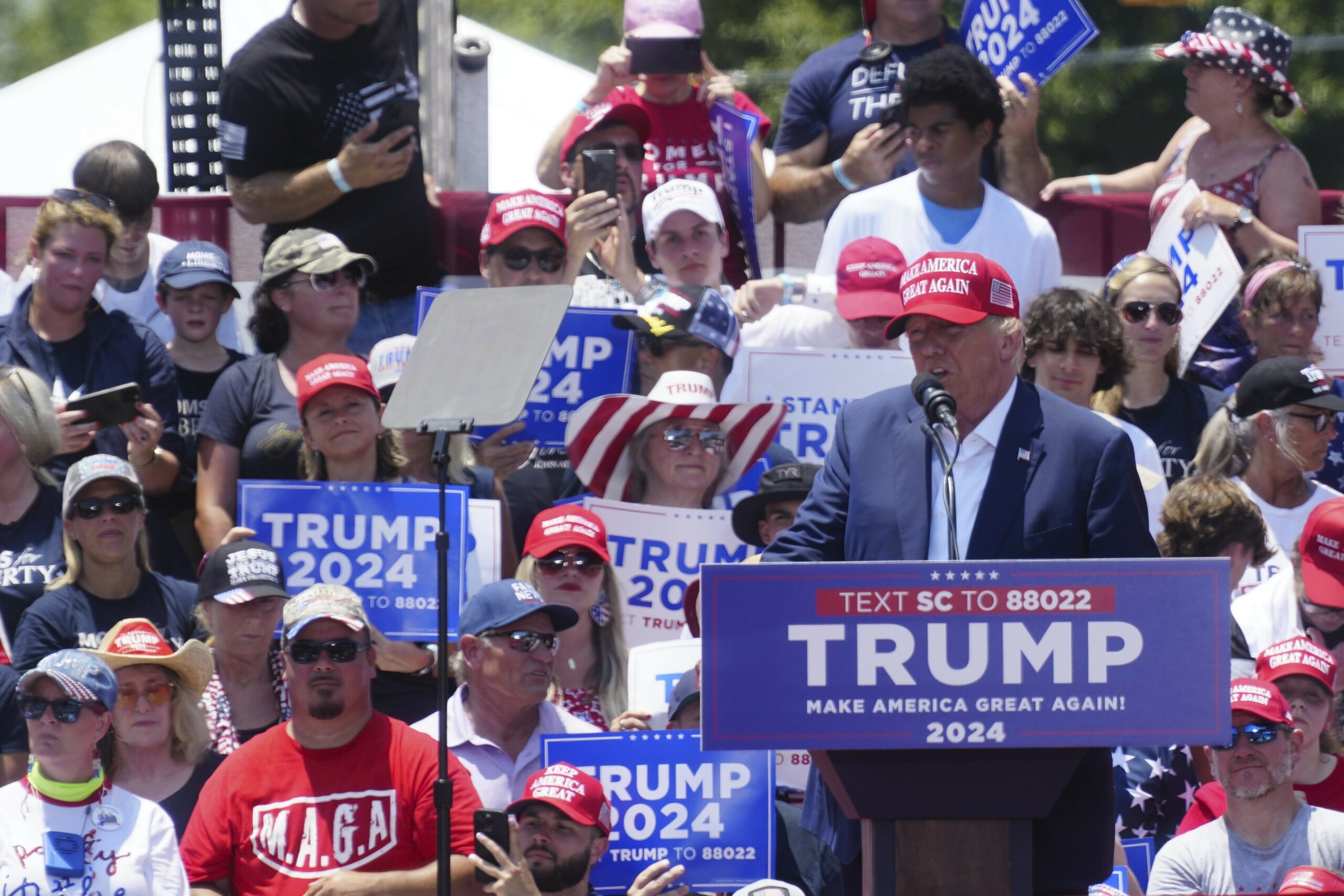 Trump pokes fun at Graham after boos: ‘When we need those liberal votes, we need him’