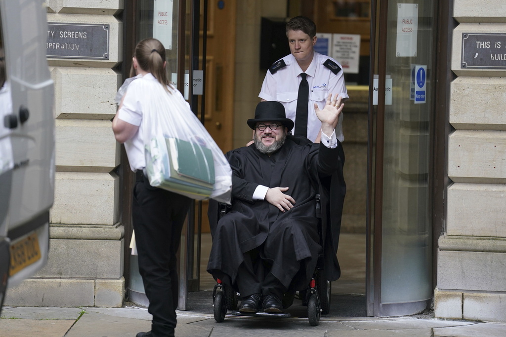 American fugitive who faked his own death can be extradited, Scottish court rules