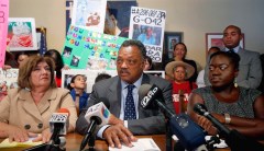Jesse Jackson to retire from longtime civil rights leadership role