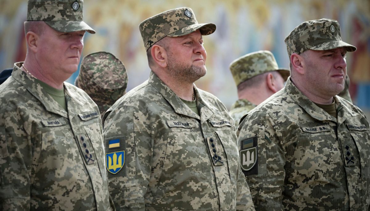 Zelensky replaces top military official, names new top commander