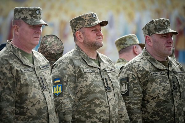 Zelensky replaces top military official, names new top commander