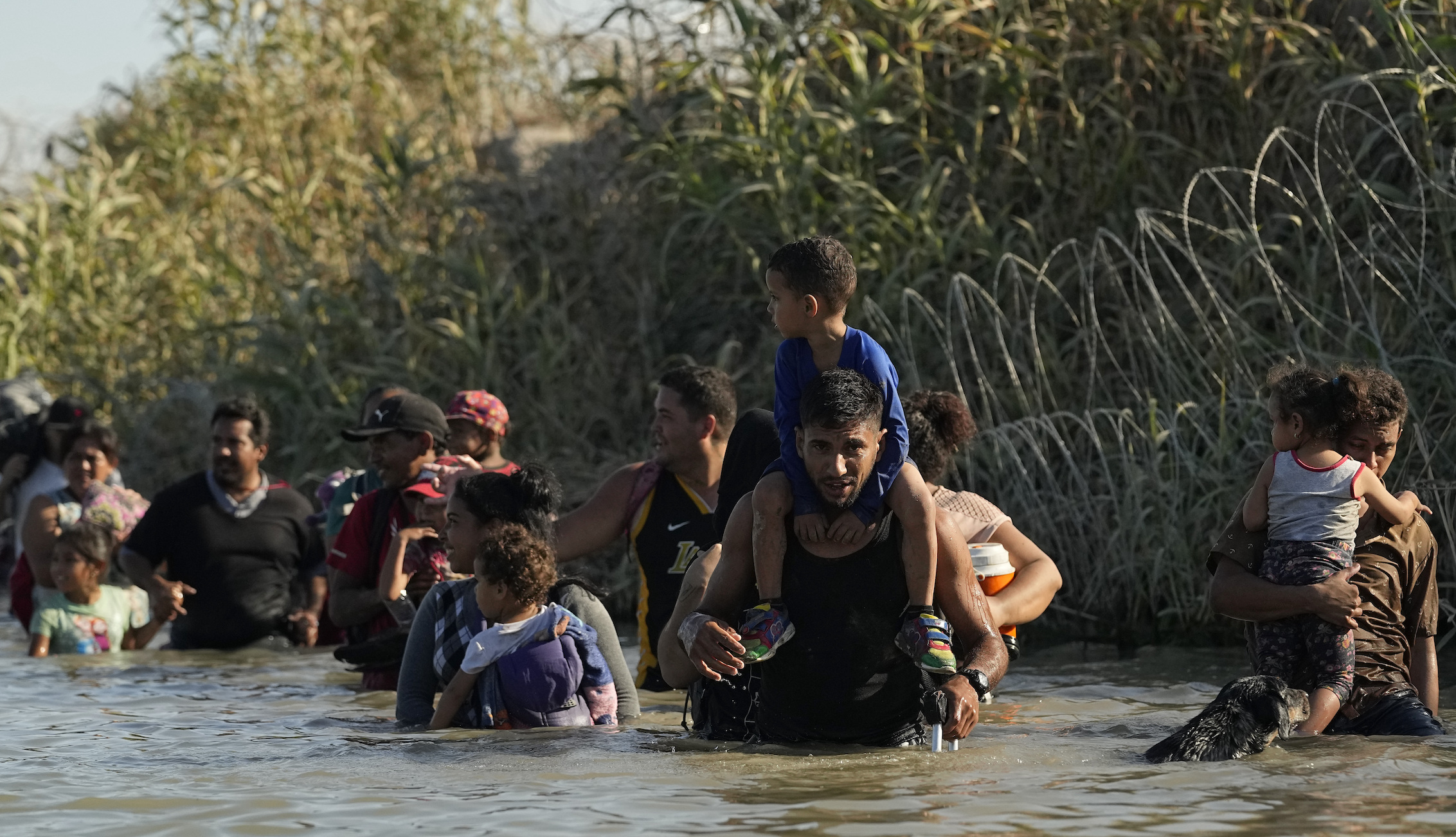 Eagle Pass bridge overwhelmed by thousands of immigrants closes: ‘Collapsing operations’