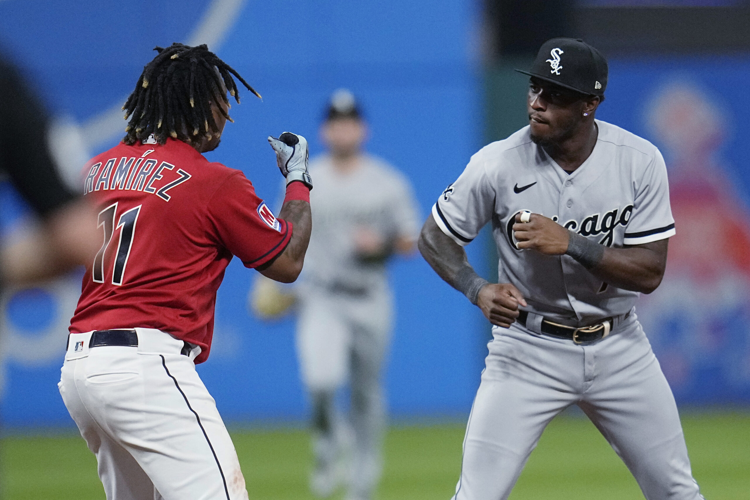 Chicago White Sox and Cleveland Guardians players break out in brawl