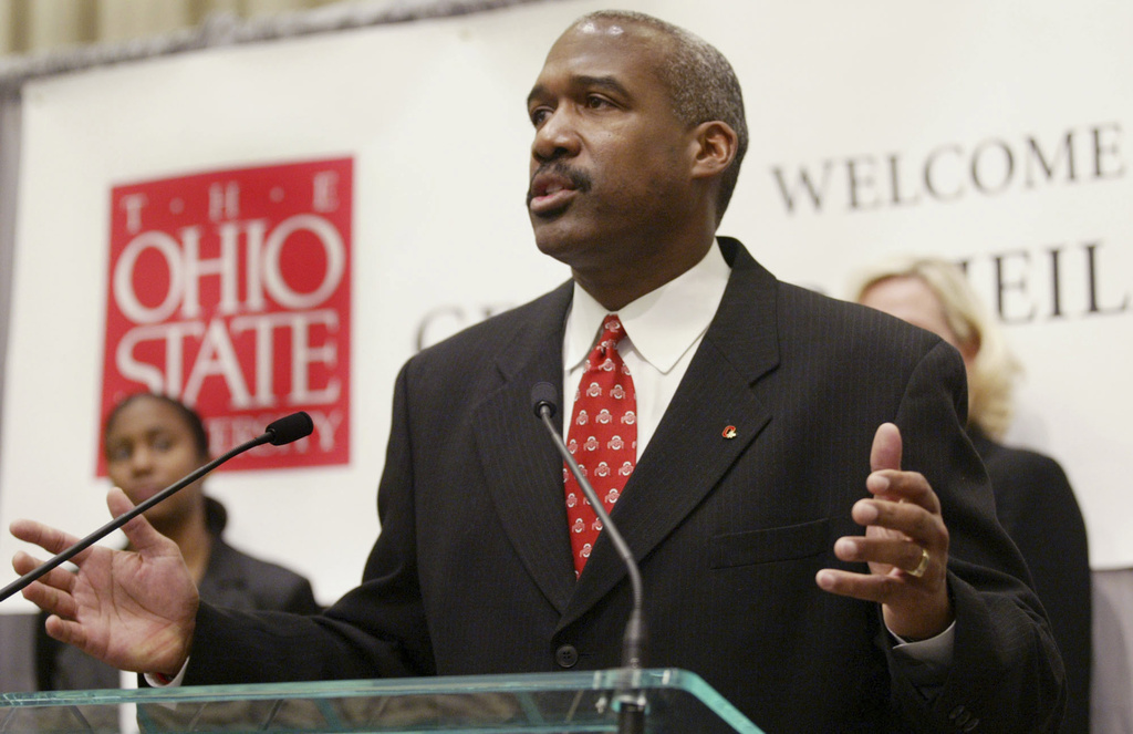 Major university athletic directors urge Congress to pass NIL legislation: ‘Wild West’