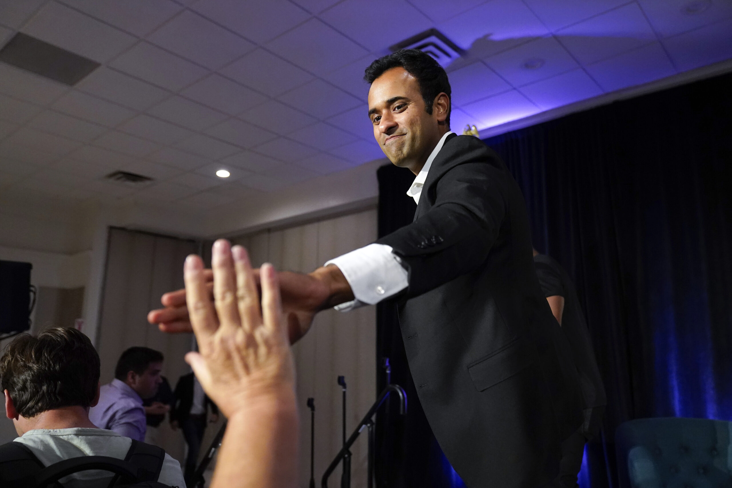 Ramaswamy’s rise: Entrepreneur passes established politicians in polls