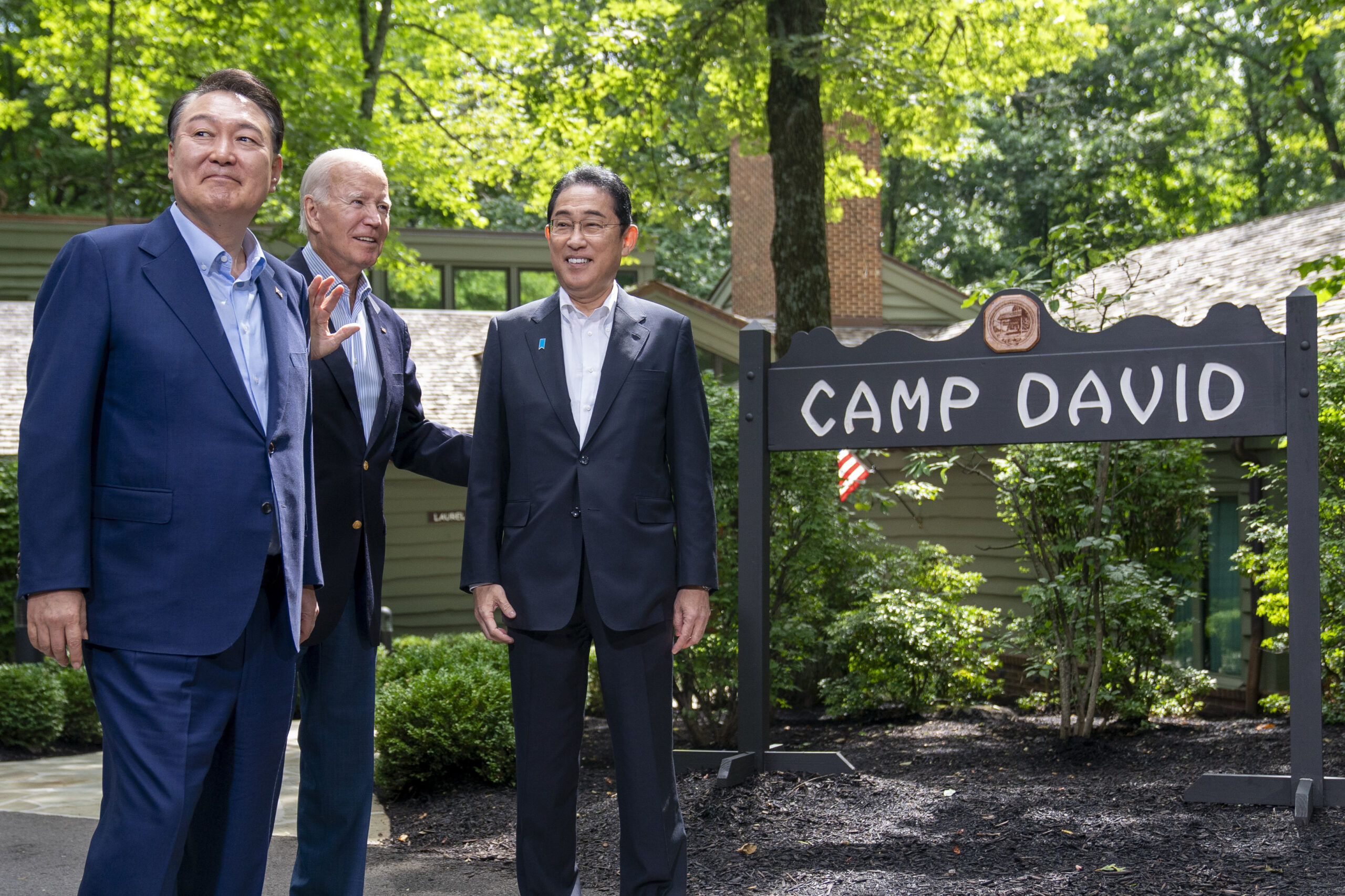 Biden welcomes foreign leaders and press to Camp David for first time in nearly a decade