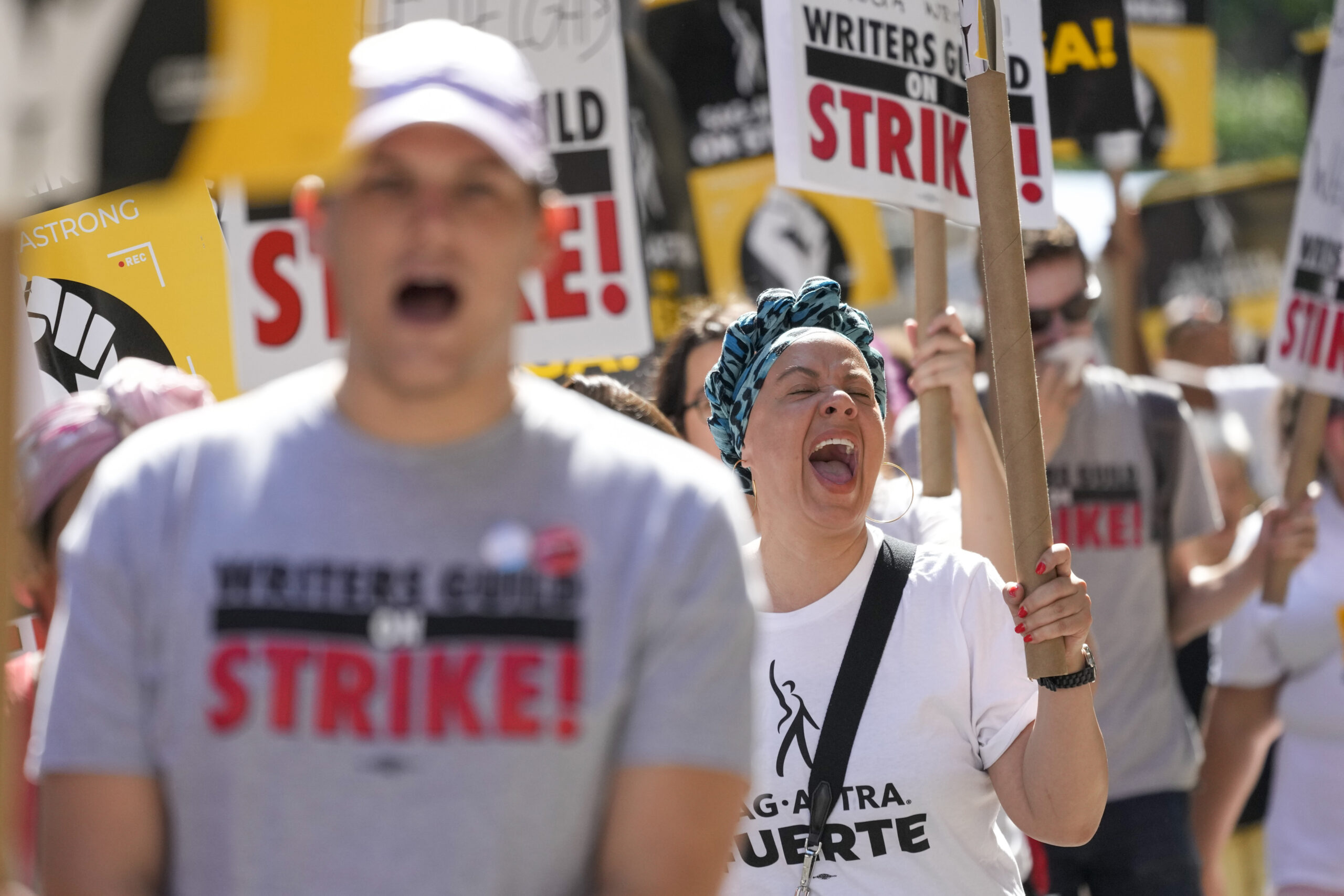 Writers Guild of America extends bargaining with studios into fourth day