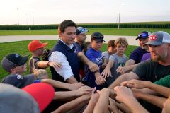 Former Trump-backing Iowa GOP co-chair endorses DeSantis, citing debate performance