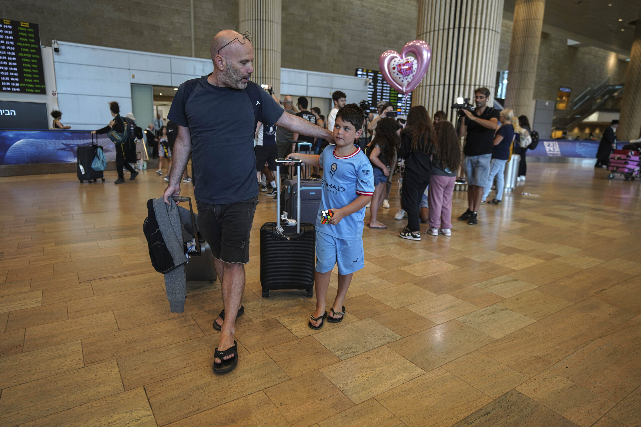 Israel war: Airlines cancel flights to Tel Aviv after Hamas attack