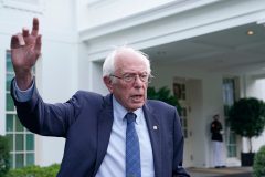 UAW strike: Bernie Sanders headed to Michigan for rally with workers at picket line