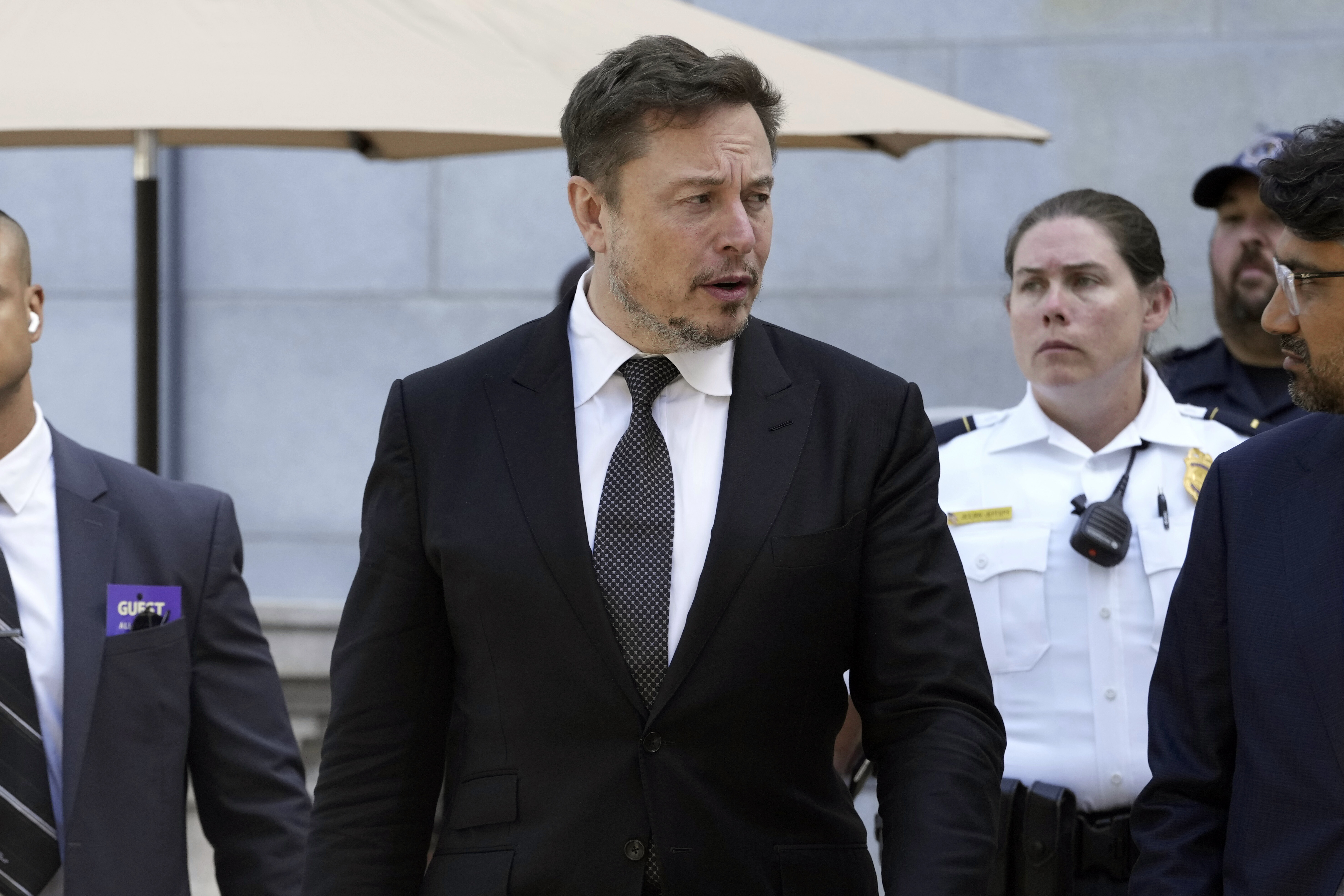 Elon Musk sued by SEC for failure to comply with Twitter investigation