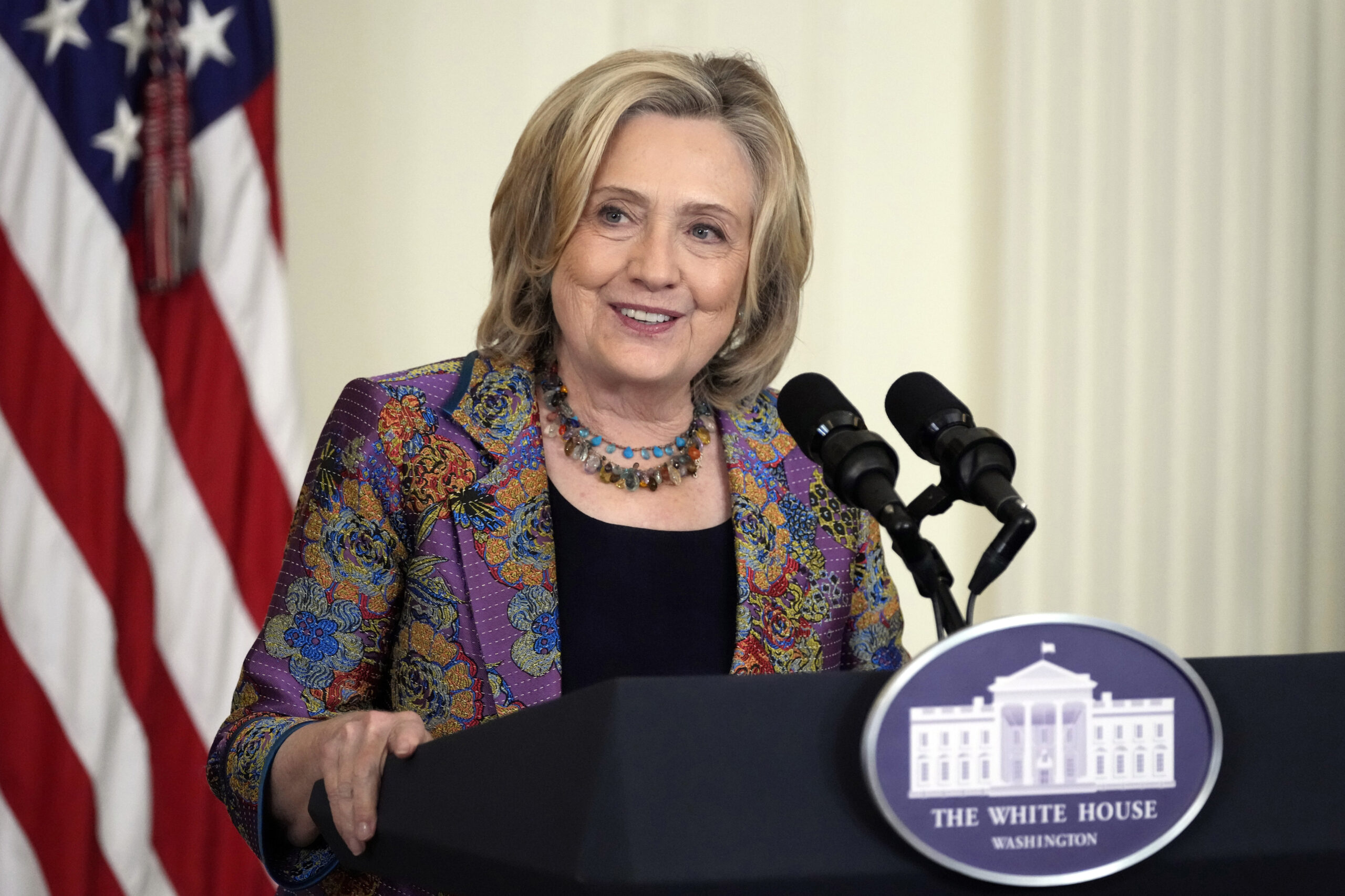 Hillary Clinton says she knows how to tell what Trump is thinking
