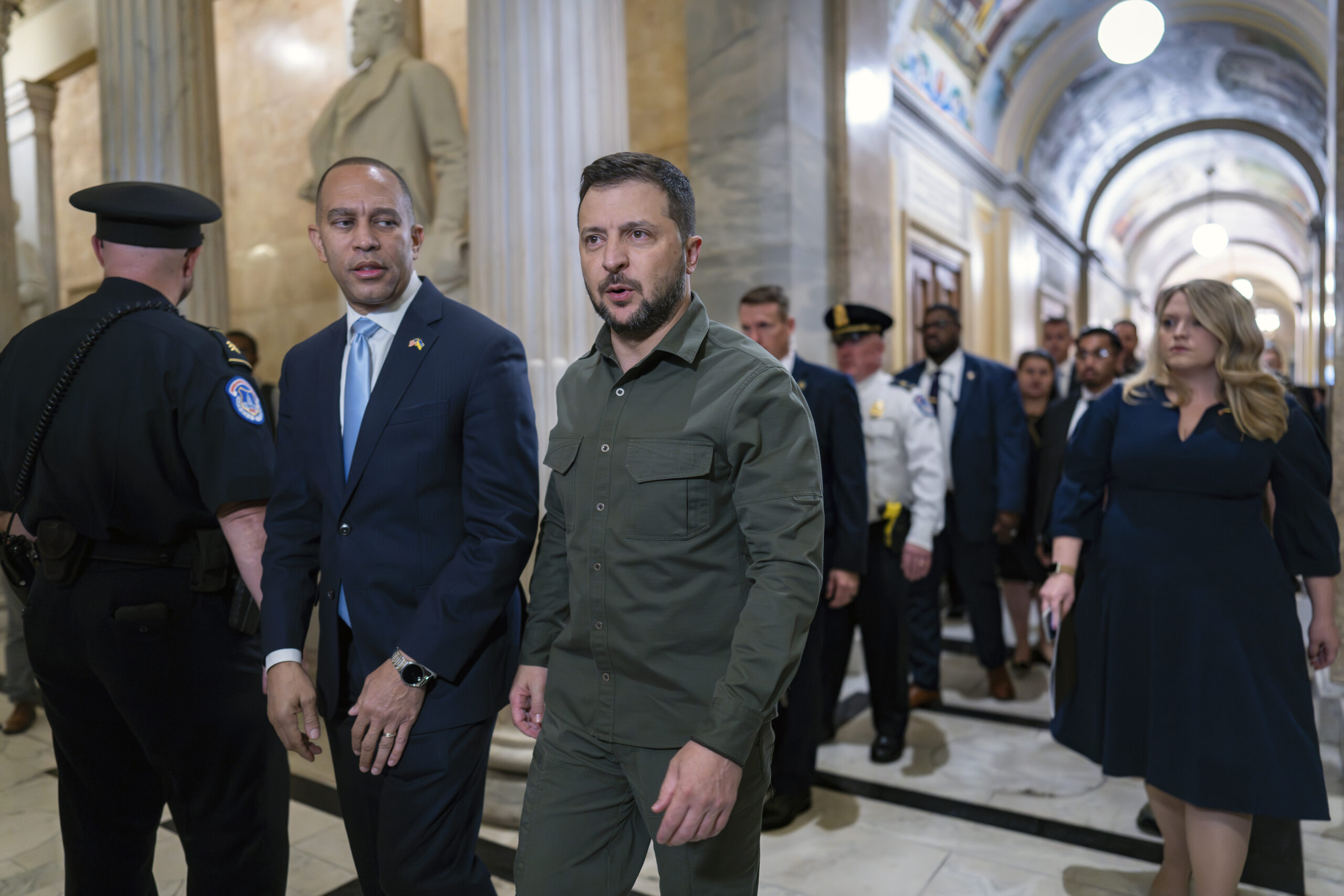 WATCH LIVE: Jeffries to hold weekly briefing as Zelensky visits Capitol Hill