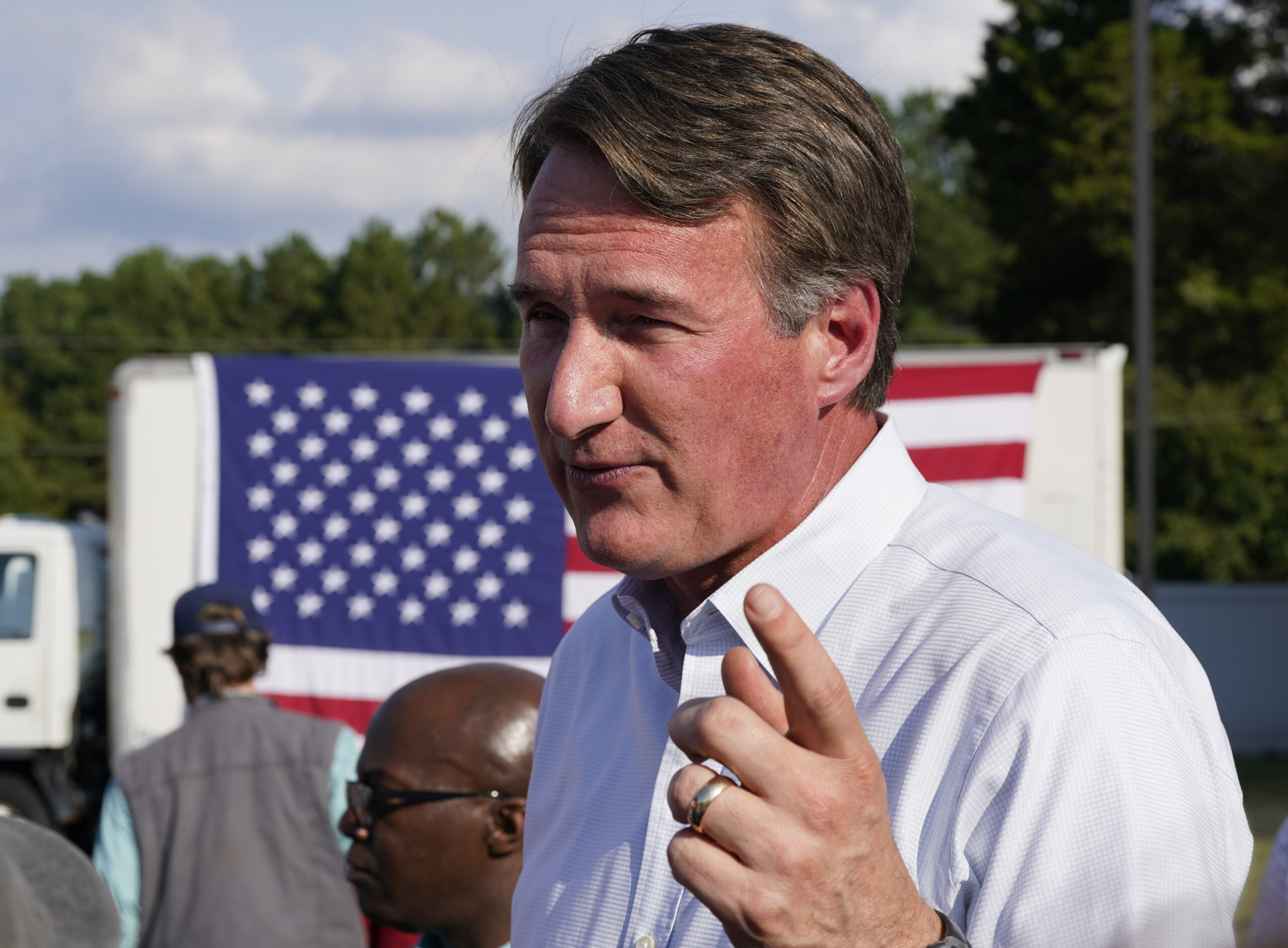 Youngkin looks to cut EV mandate in Virginia if state GOP secures both chambers in November