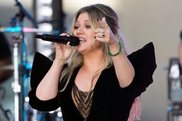 Kelly Clarkson leaves California because she ‘couldn’t be’ in Los Angeles anymore