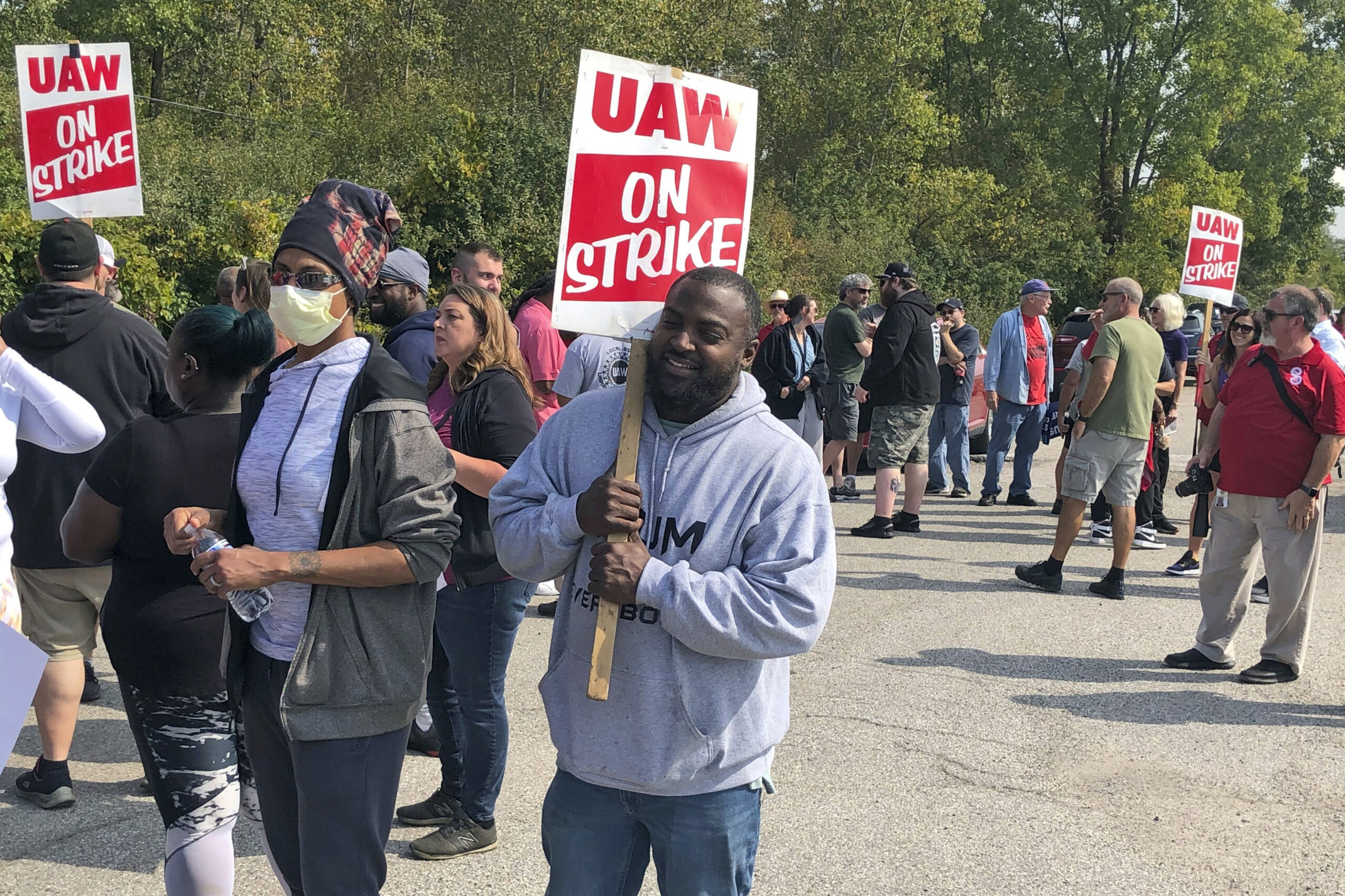 White House won’t say if Biden will picket with UAW workers