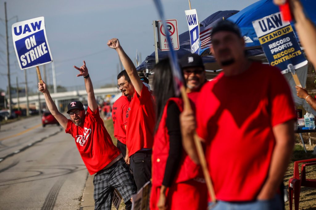 Republicans woo union workers as party grapples with base’s blue-collar shift