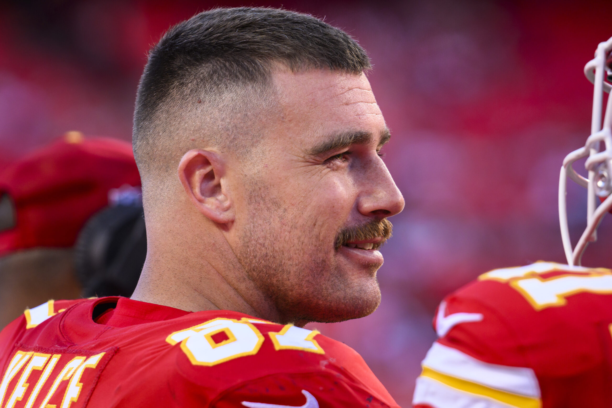 NFL star Travis Kelce stars in new Pfizer ad for COVID vaccine