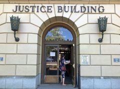 Oregon judge orders release of defendants pending trial if no lawyer available within one week