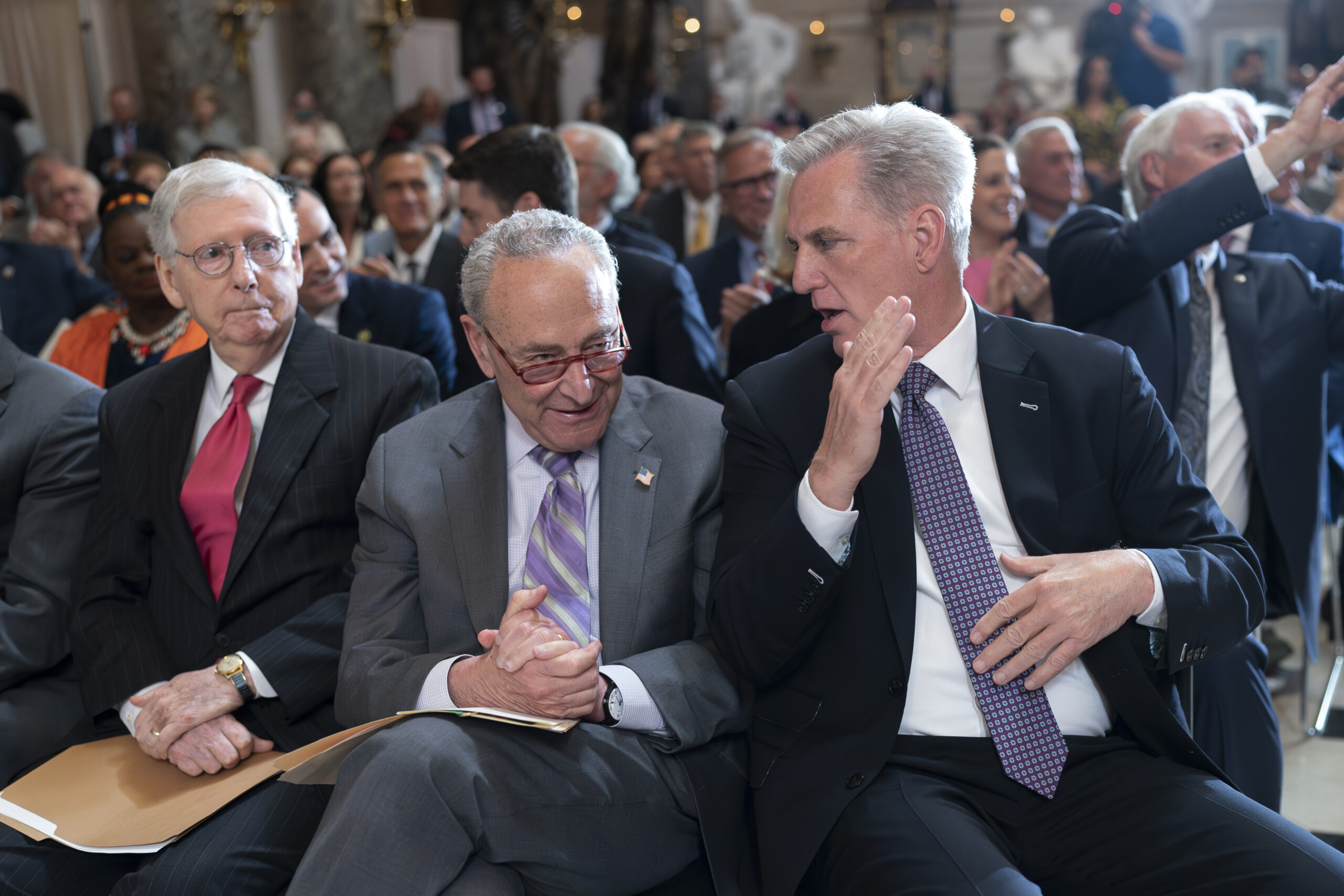UAW strike: Schumer joins picketers in New York: ‘Gonna fight until we win’
