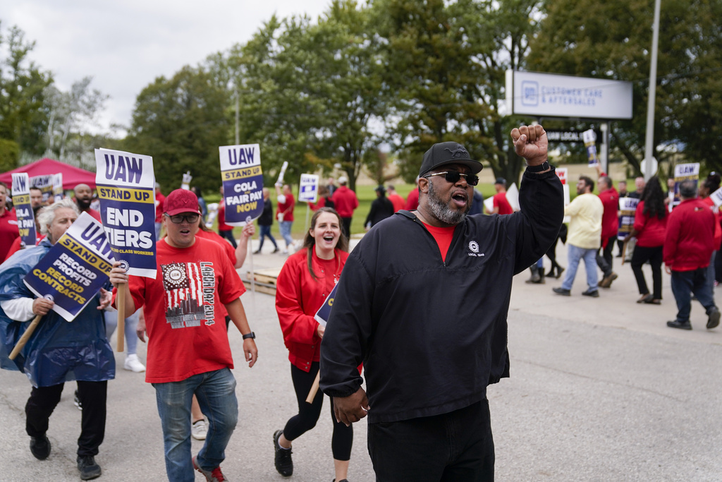Reporter’s Notebook: How have Republicans responded to the UAW strike?
