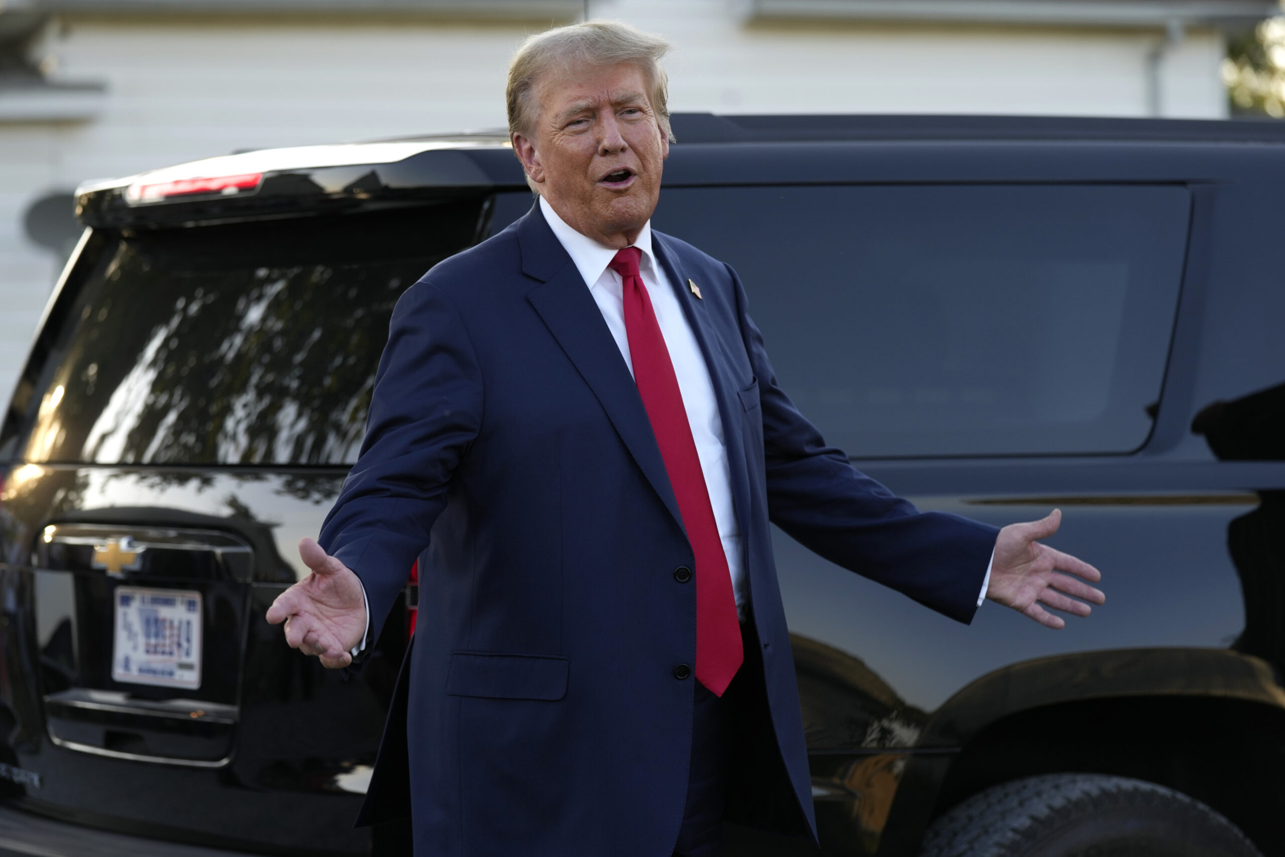WATCH LIVE: Trump arrives in New York for start of civil fraud trial