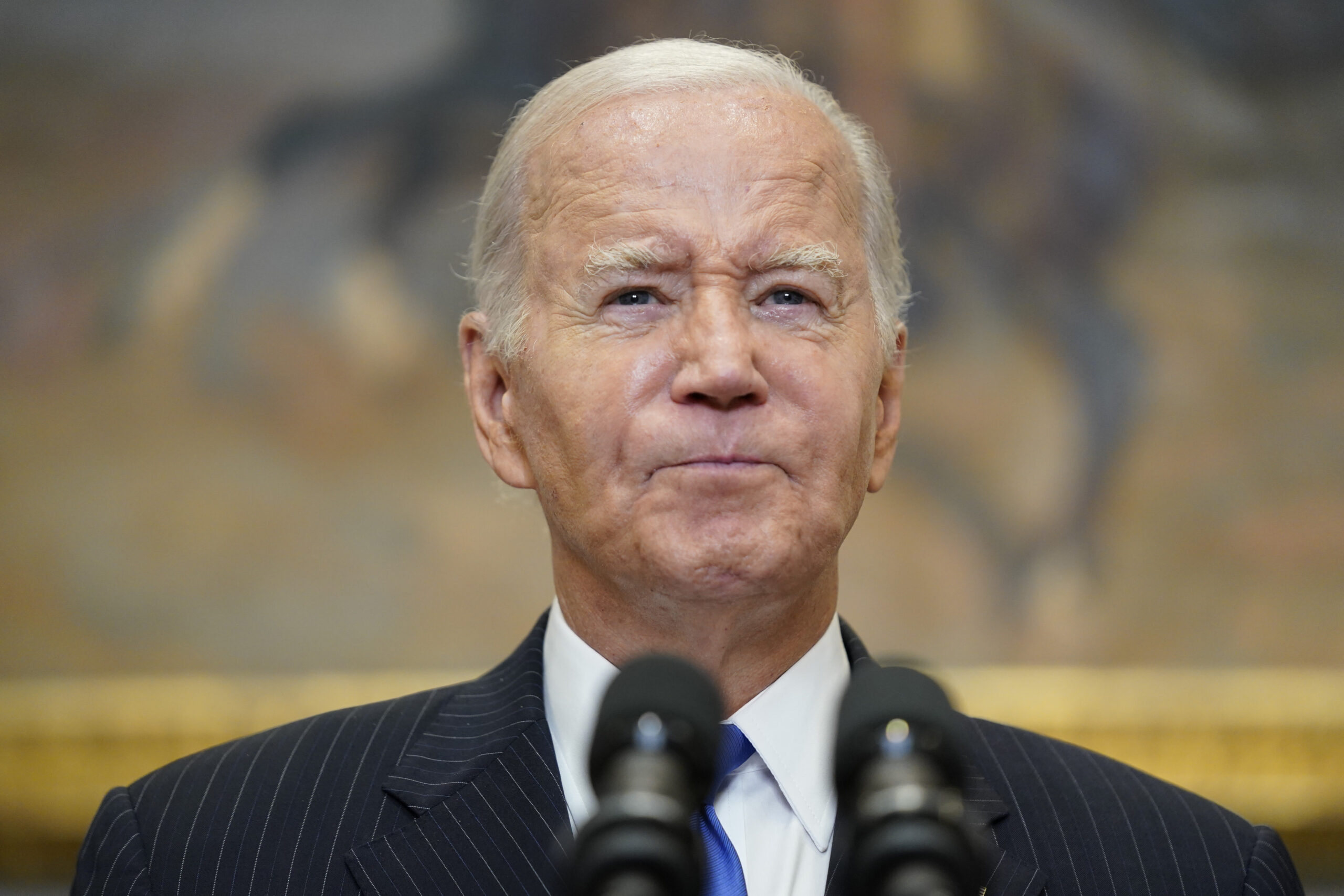 Biden blames the press for his underwater economic polling