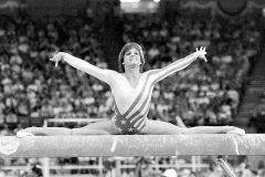 Olympic gymnast Mary Lou Retton released from hospital after health battle