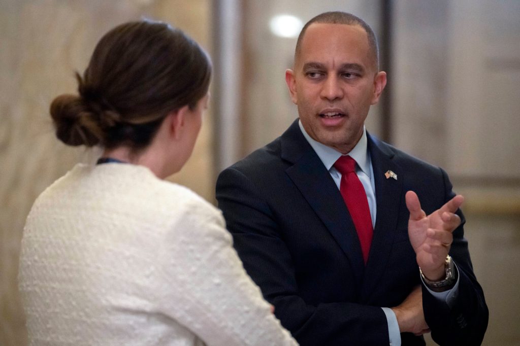 Jeffries says ‘informal’ conversations have been had about Democratic support for next speaker