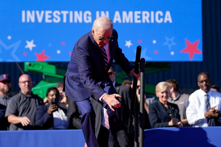 Trump lead grows as 84% say Bidenomics hurting them