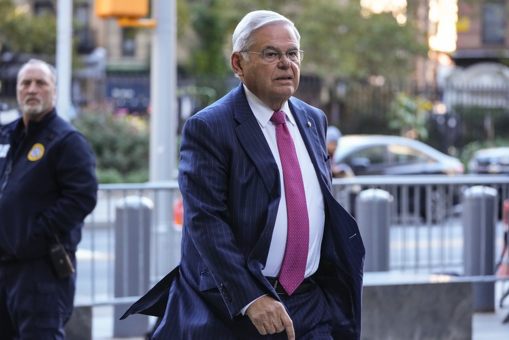 Bob Menendez pleads not guilty to acting as foreign agent for Egypt
