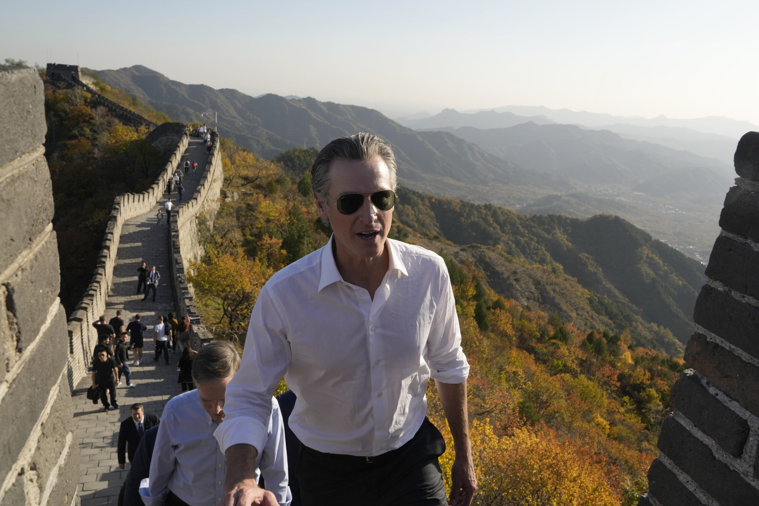 Newsom’s moves for the White House made easier by ‘freedom’ of being outside Biden’s camp