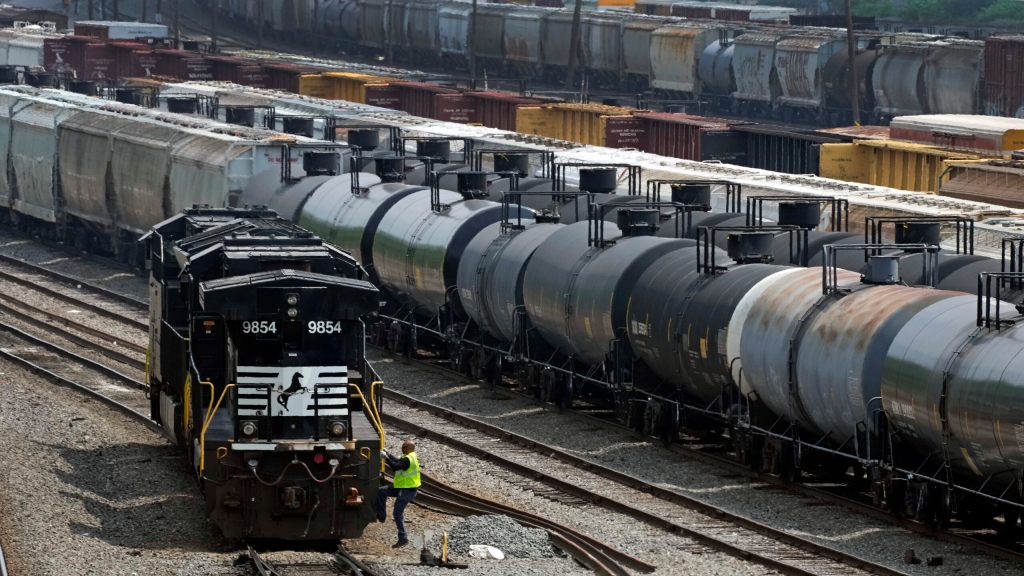 Fire erupts in Atlanta following train derailment