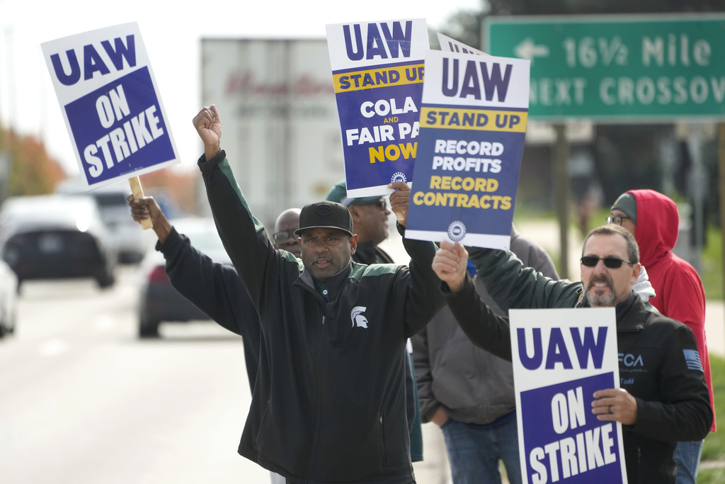 Auto Workers Strikes