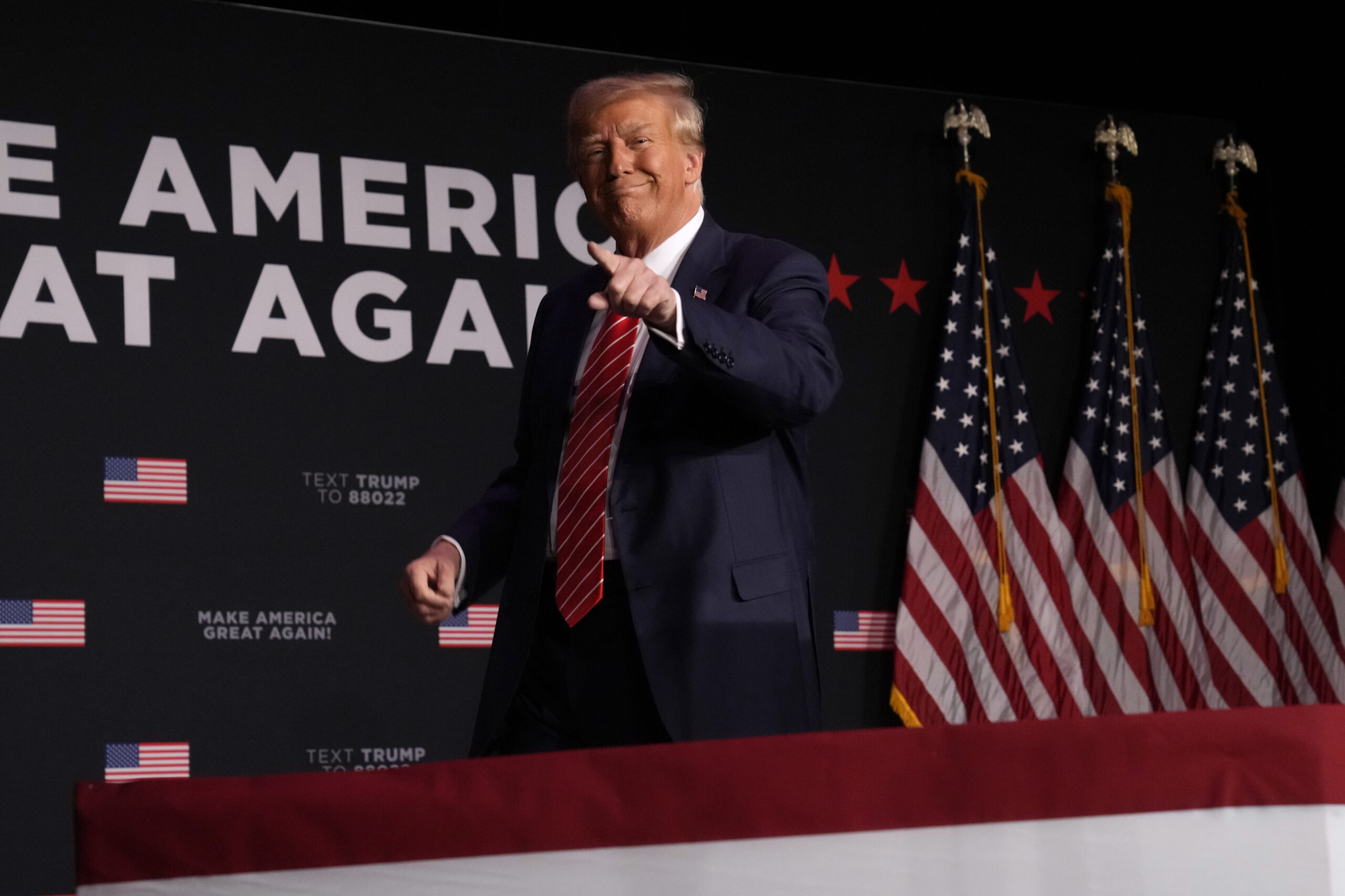 Trump hosts giant Halloween party at Mar-a-Lago