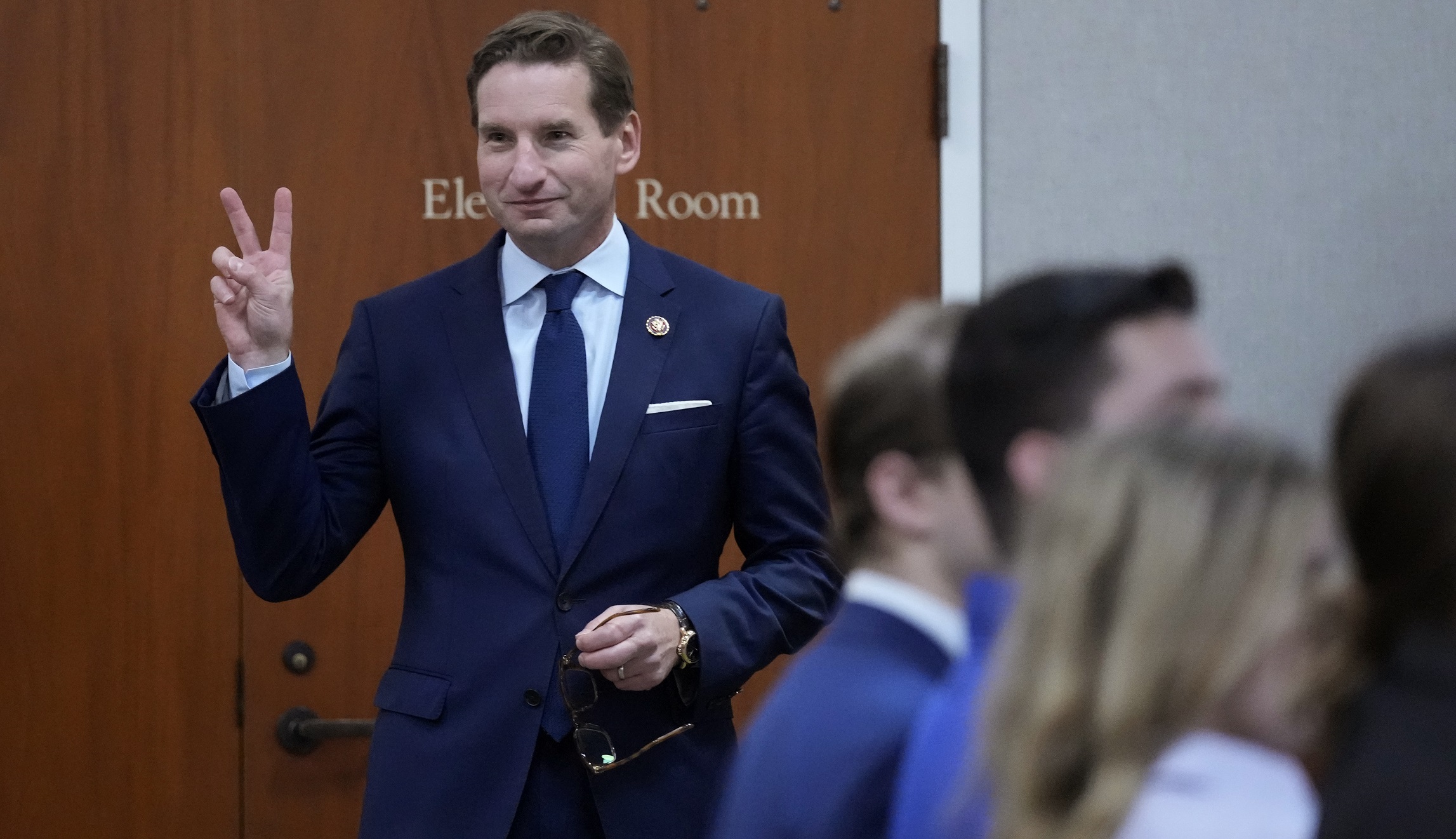 Phillips merits praise challenging Biden when other Democrats cower