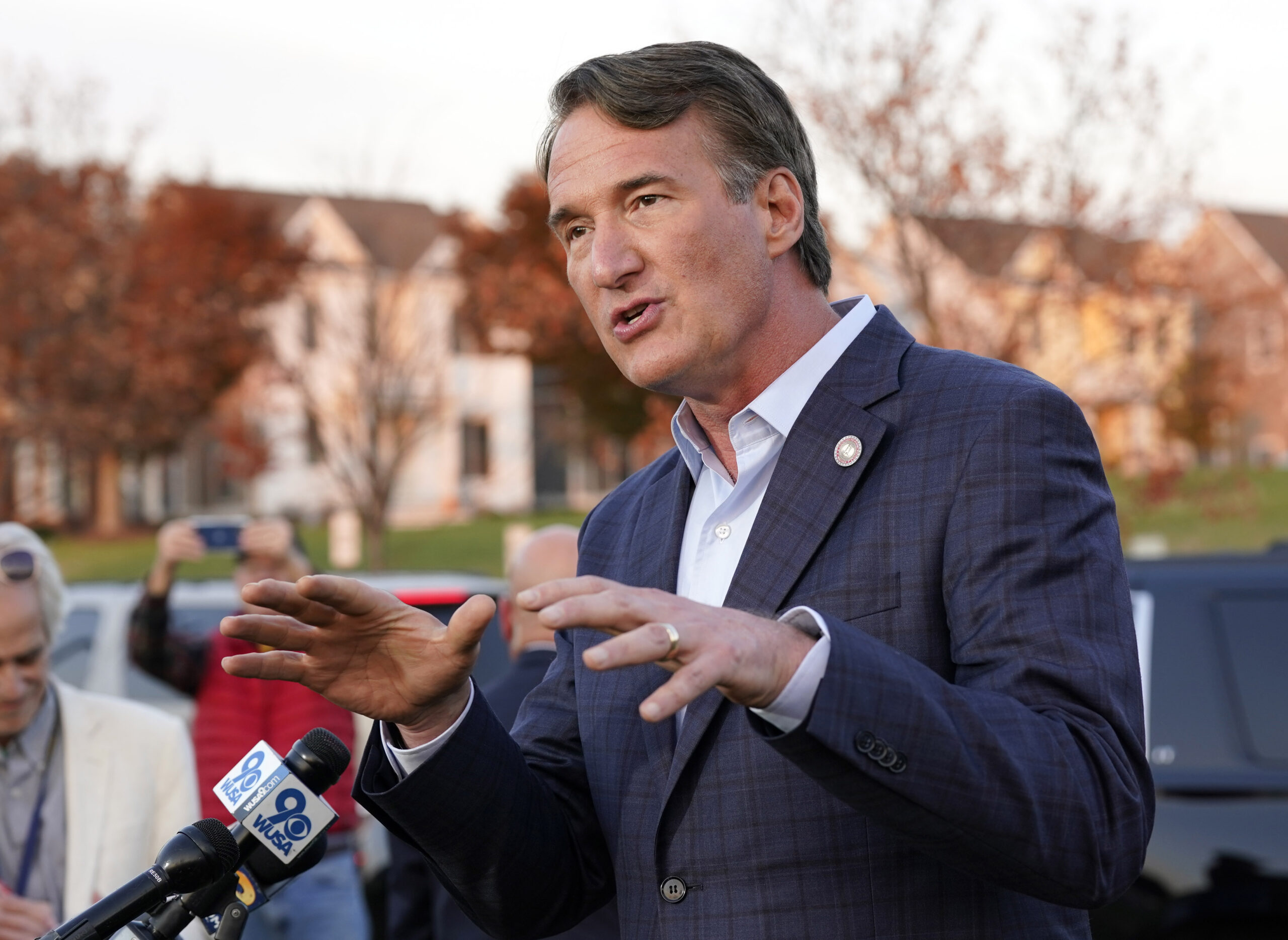 Youngkin unveils plan to restrict TikTok for Virginians under the age of 18