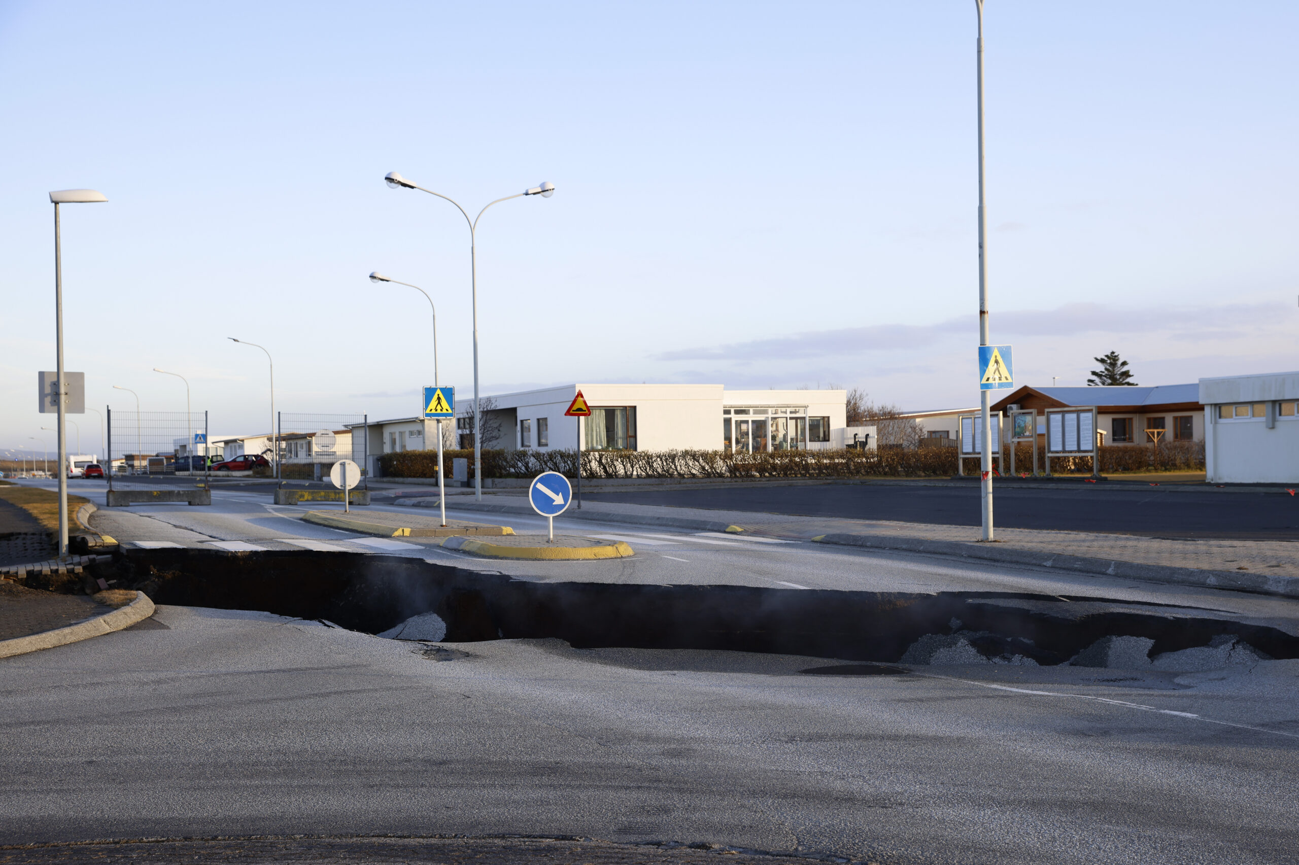 Iceland braces for volcanic eruption as earthquakes rock country