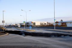 Iceland braces for volcanic eruption as earthquakes rock country