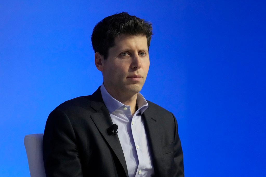 OpenAI employees threaten to quit unless Altman is reappointed and board resigns